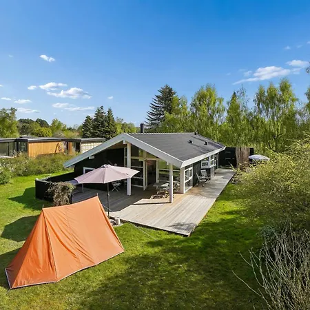 Vakantiehuis Sfeervol Vlak Bij Zee Voor Zes Pers *